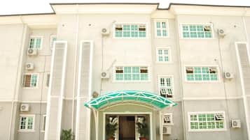 Fachada de la propiedad