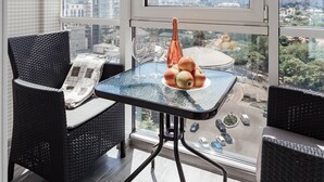 Comfort-Apartment, 1 Queen-Bett und Schlafsofa, Balkon | Blick auf die Stadt