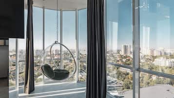 Panoramic Condo | Premium bedding, down duvets, laptop workspace, iron/ironing board