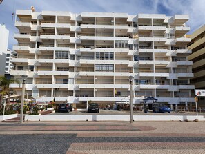 Exterior - Praiamar 3f- Sea Front, Cozy, Private Parking (Quarteira)