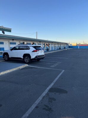 Free self parking - Walden Motel (Las Vegas)