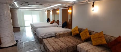 Apartment, 2 Bedrooms | 1 bedroom, in-room safe, blackout drapes, soundproofing
