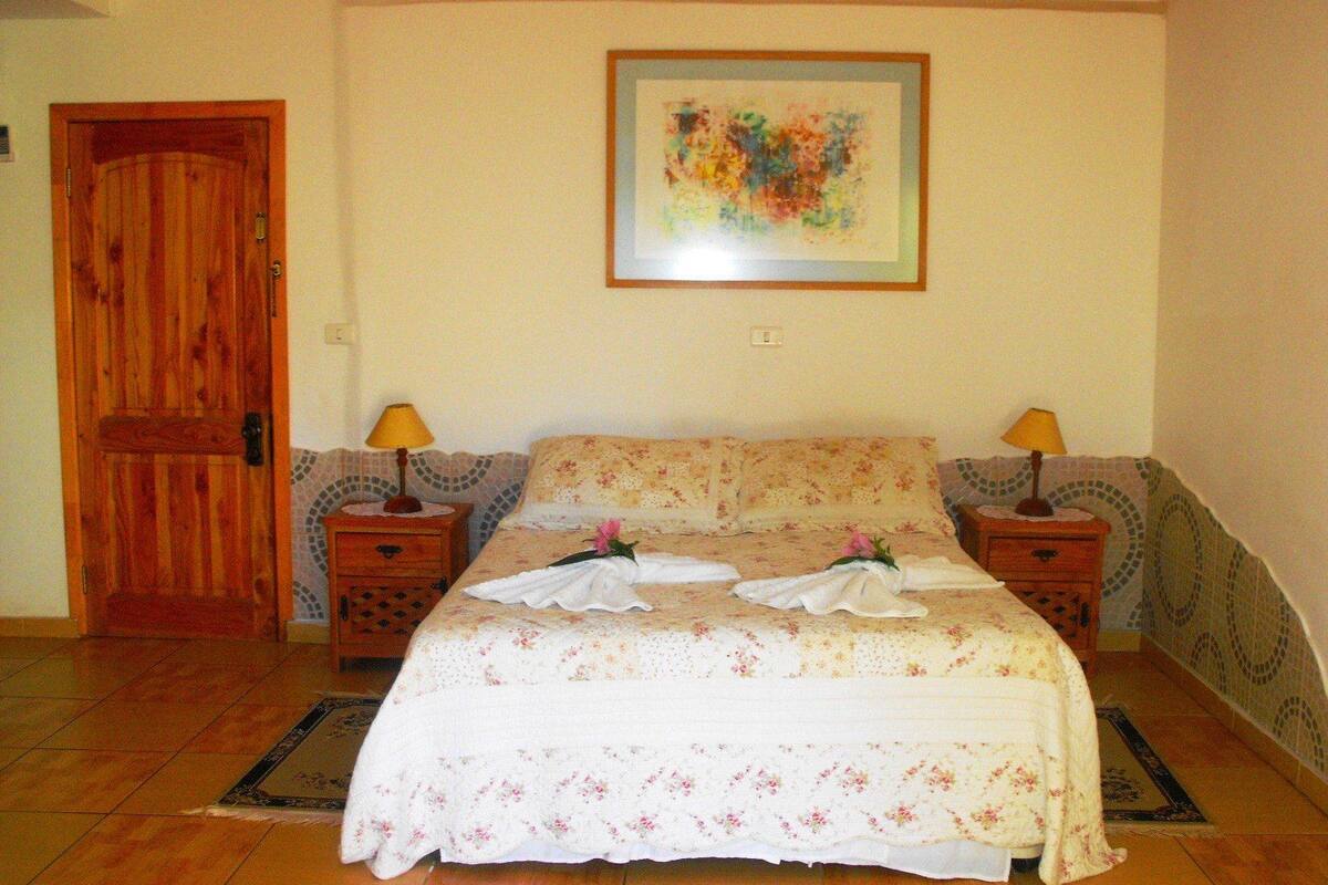 Standard Double Room, 1 Double Bed | In-room safe, desk, bed sheets