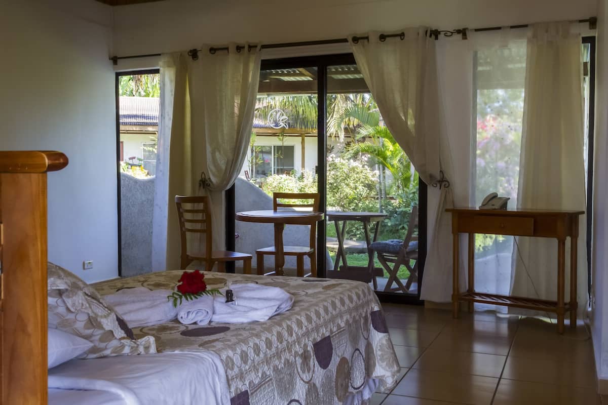 Superior Triple Room, 1 Bedroom, Terrace | In-room safe, desk, bed sheets