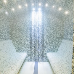 Sauna, vasca idromassaggio, bagno turco, trattamenti per il corpo