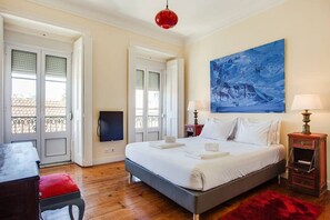 3 عدّة غرف نوم ومكواة/لوح كي وواي فاي وملاءات أسرّة