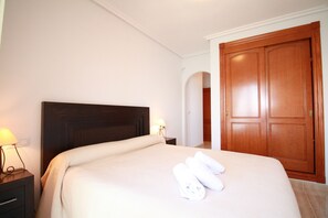 2 bedrooms, iron/ironing board, free WiFi, bed sheets - Front line two bedroom with stunning views (La Manga del Mar Menor)