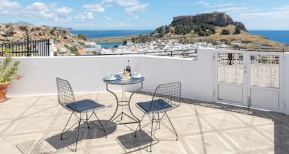 Flora Studios, Lindos Dorf