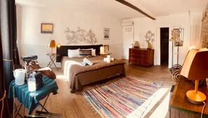 Classic Double Room, City View | Free WiFi, bed sheets - Pitibi  (Sanary-sur-Mer)