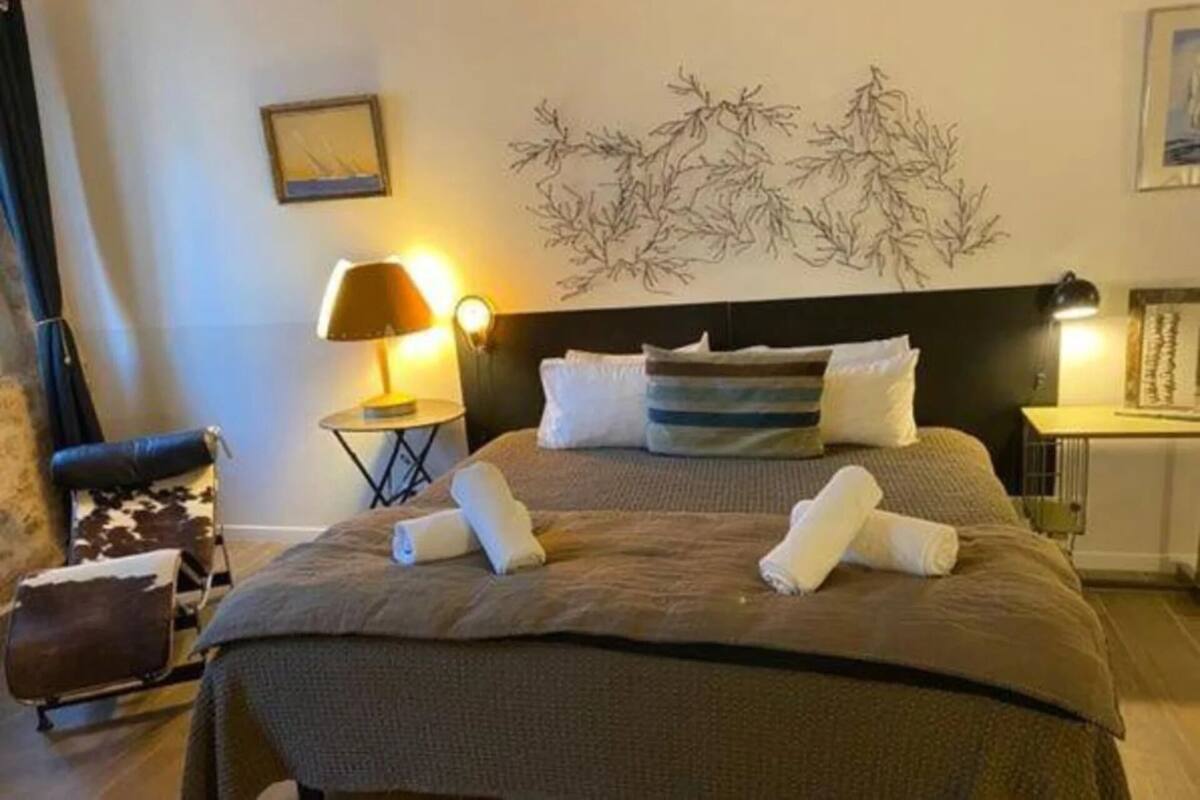 Habitación doble clásica, vista a la ciudad | Wifi gratis y ropa de cama