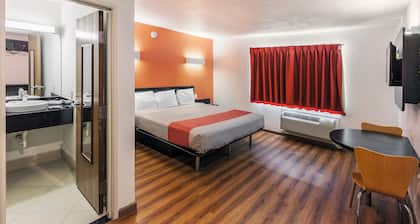 Motel 6 North Richland Hills, TX