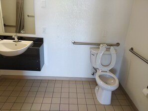 Ducha y bañera combinadas y toallas