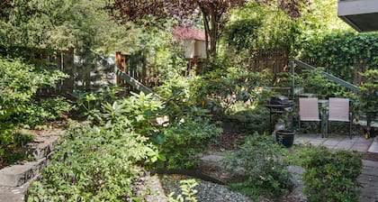 Seattle Vacation Home: Berlin Wall