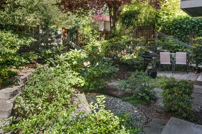 Seattle Vacation Home: Berlin Wall