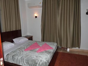 Deluxe Apartment, 1 Bedroom, River View | 1 bedroom, minibar, iron/ironing board, free WiFi