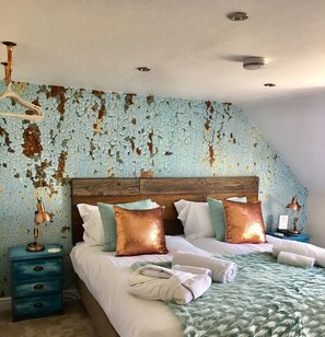 6 bedrooms, iron/ironing board, free WiFi, bed sheets - Meadowsweet Barn, Ashlin Farm Barns (Lincoln)