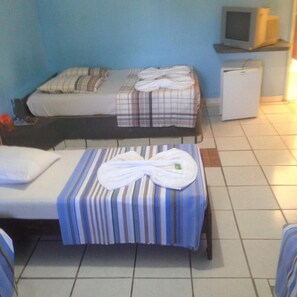 Leilighet – basic | Minibar, strykejern/-brett og sengetøy