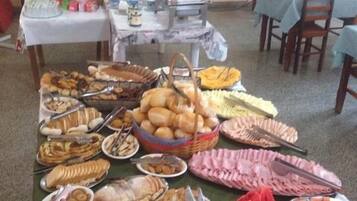 Desayuno buffet incluido todos los días