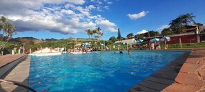2 piscinas al aire libre