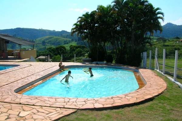 2 outdoor pools