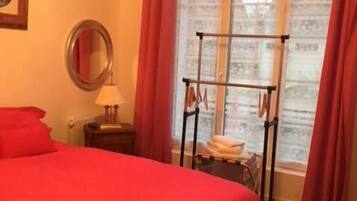 Decoración personalizada, muebles diferentes y wifi gratis