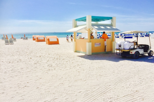Di pantai