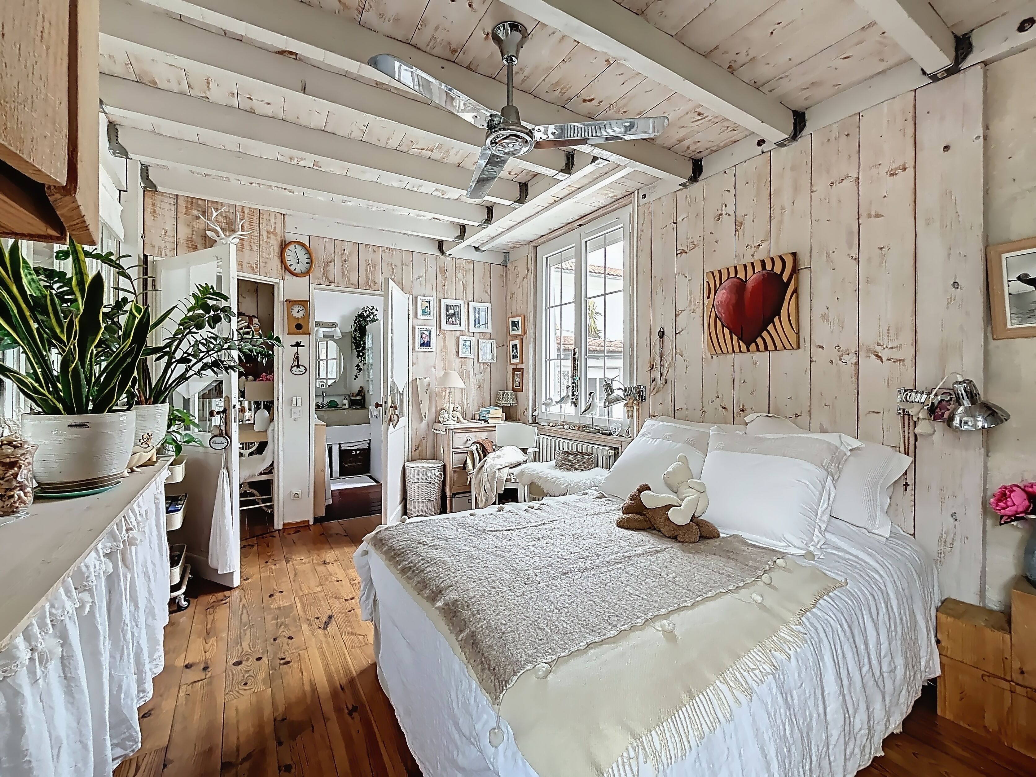 3 chambres, bureau, fer et planche à repasser, Wi-Fi gratuit