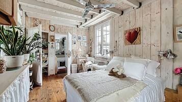 3 slaapkamers, een bureau, een strijkplank/strijkijzer, gratis wifi