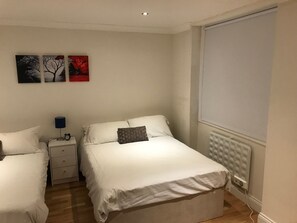 熨斗/熨衣板、上网接入、床单