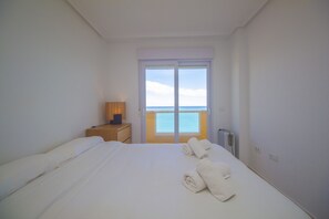 Fer et planche à repasser, Wi-Fi gratuit, draps fournis