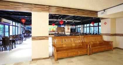 Chiayi Crown Hotel