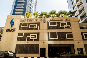 Front of property - Furnished Apartment in Dubai Marina (Dubai)