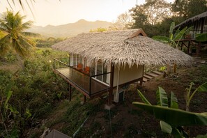 Phu Thok Deluxe Villa | Desk, free WiFi, bed sheets