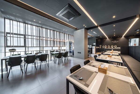 Daily buffet breakfast (KRW 16000 per person) - Incheon Airport Legend Hotel (Incheon)