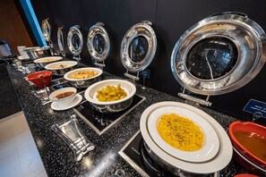 Desayuno buffet todos los días (con cargo) 
