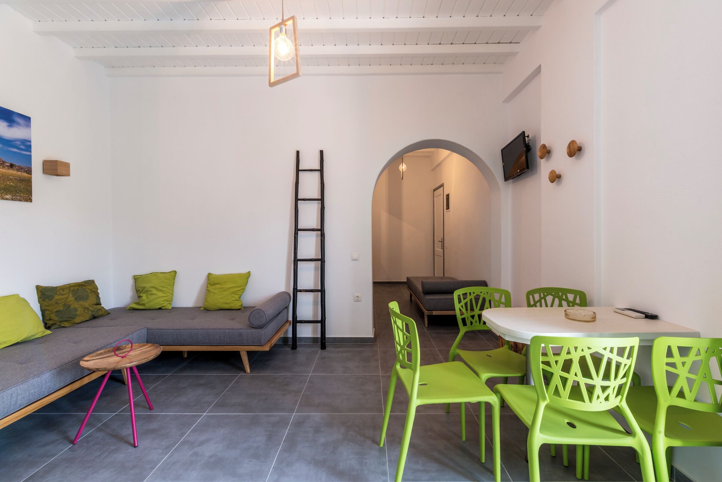 Apartment, 2 Schlafzimmer | Wohnbereich | Flachbildfernseher