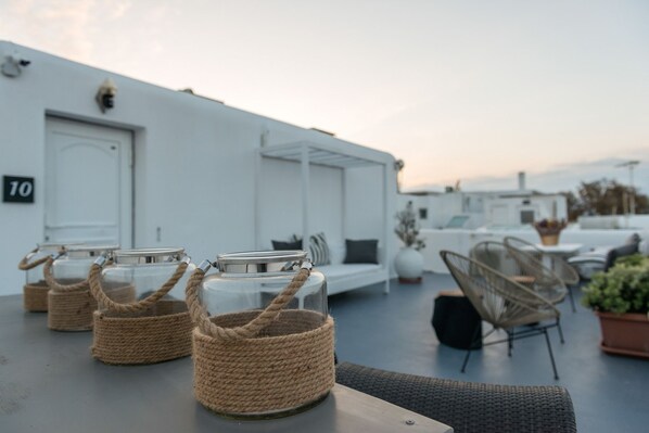 In-room safe, iron/ironing board, free WiFi, bed sheets - Orpheas Rooms (Mykonos)