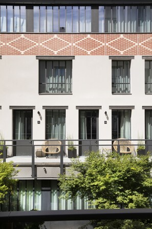 Club Double Room | Terrace/patio - Hotel Les Deux Girafes (Paris)