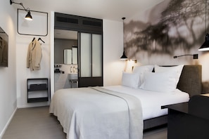 Habitación doble Club | Ropa de cama de alta calidad, camas con pillow-top y minibar 