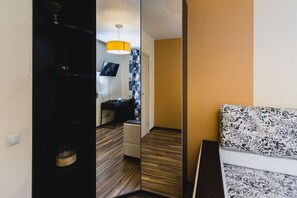 Appartement Confort, 2 chambres, cuisine | 2 chambres, ameublement personnalisé, bureau, rideaux occultants