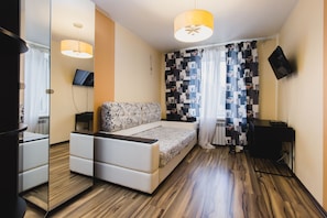 Appartement Confort, 2 chambres, cuisine | 2 chambres, ameublement personnalisé, bureau, rideaux occultants
