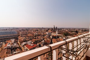 Apartment, 1 Schlafzimmer, Balkon | Blick auf die Stadt