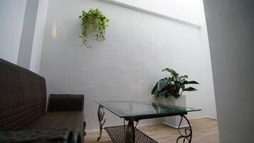 Kamar Double Comfort | Area keluarga | TV LCD