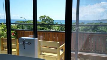 Kamar Double, bathtub, pemandangan laut | Balkon