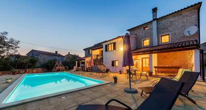 3 bedroom cozy home in Svetvincenat