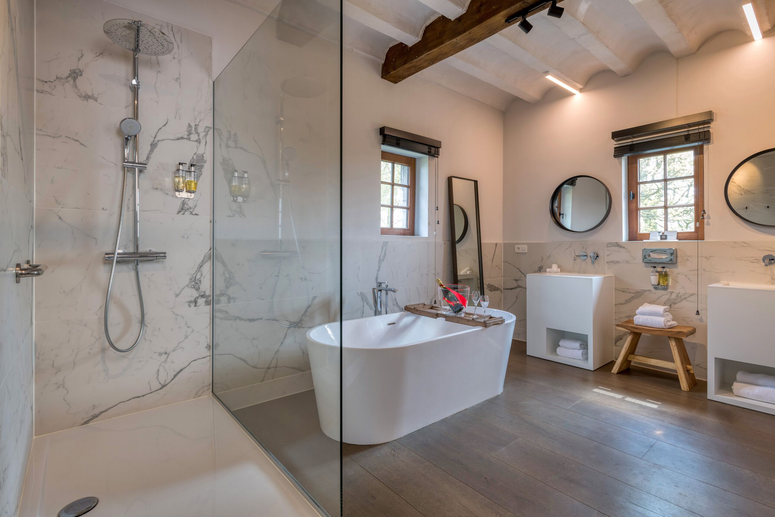 premium suite | bathroom | free toiletries, hair dryer, towels, soap