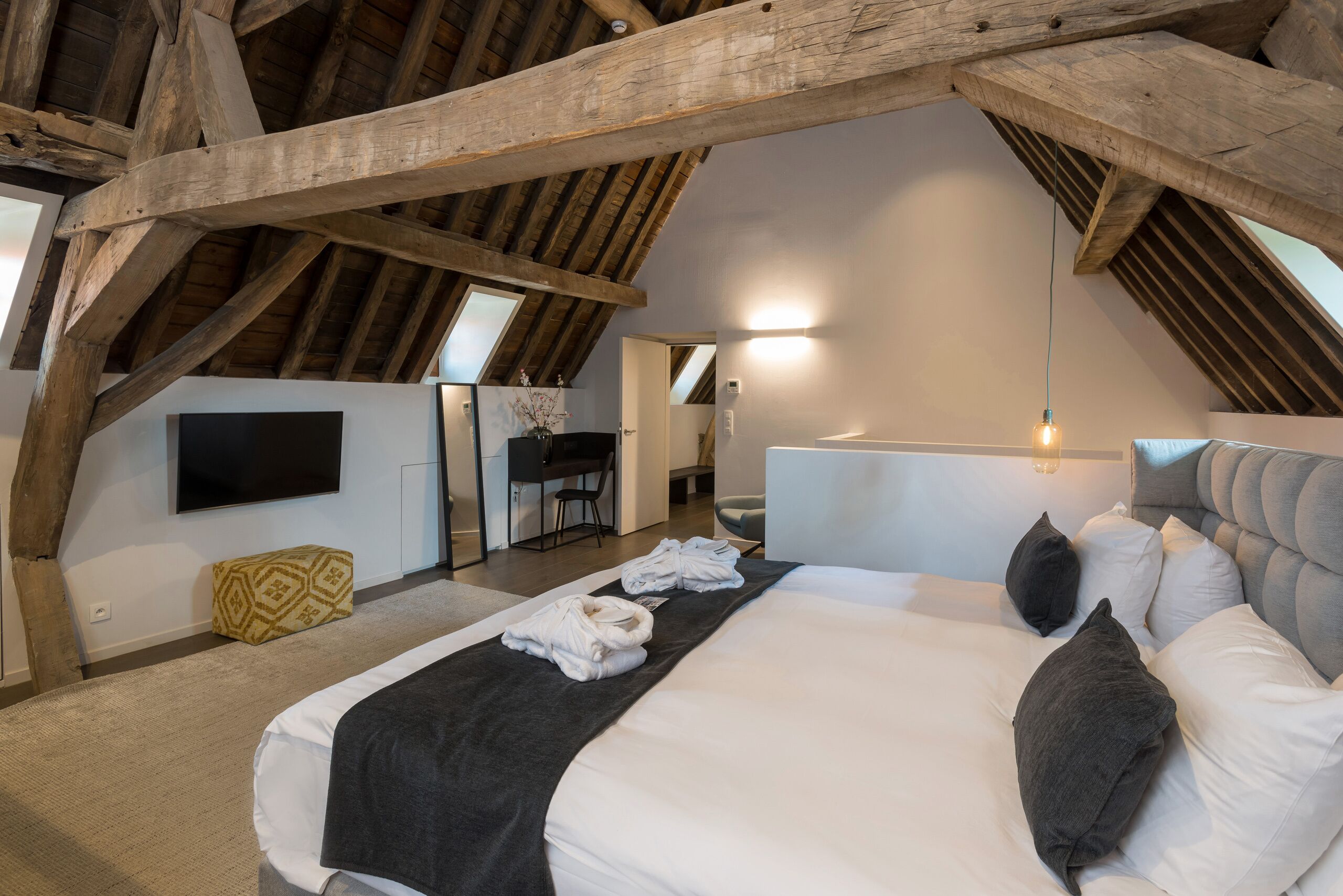 premium suite | premium bedding, in-room safe, individually decorated