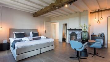 Superior studio suite | Luxe beddengoed, een kluis op de kamer, individueel gedecoreerd