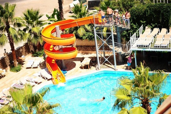 Toboggan aquatique