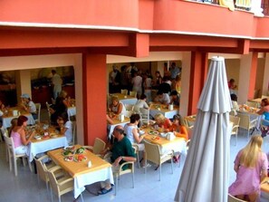 Breakfast, lunch, dinner served; international cuisine  - Armir Palace (Kemer)